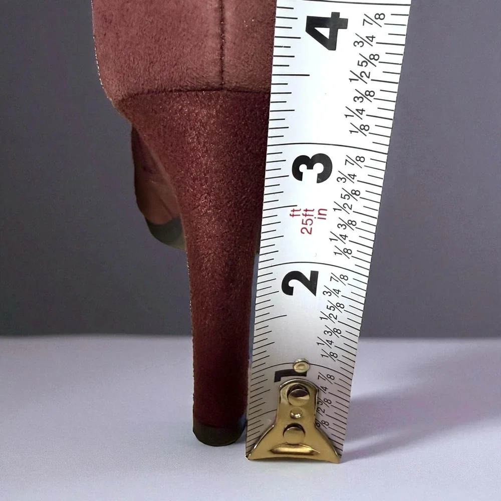 Clarks Womens‎ 8.5M Ambyr Gem Plum Suede Ankle Booties Platform Heels